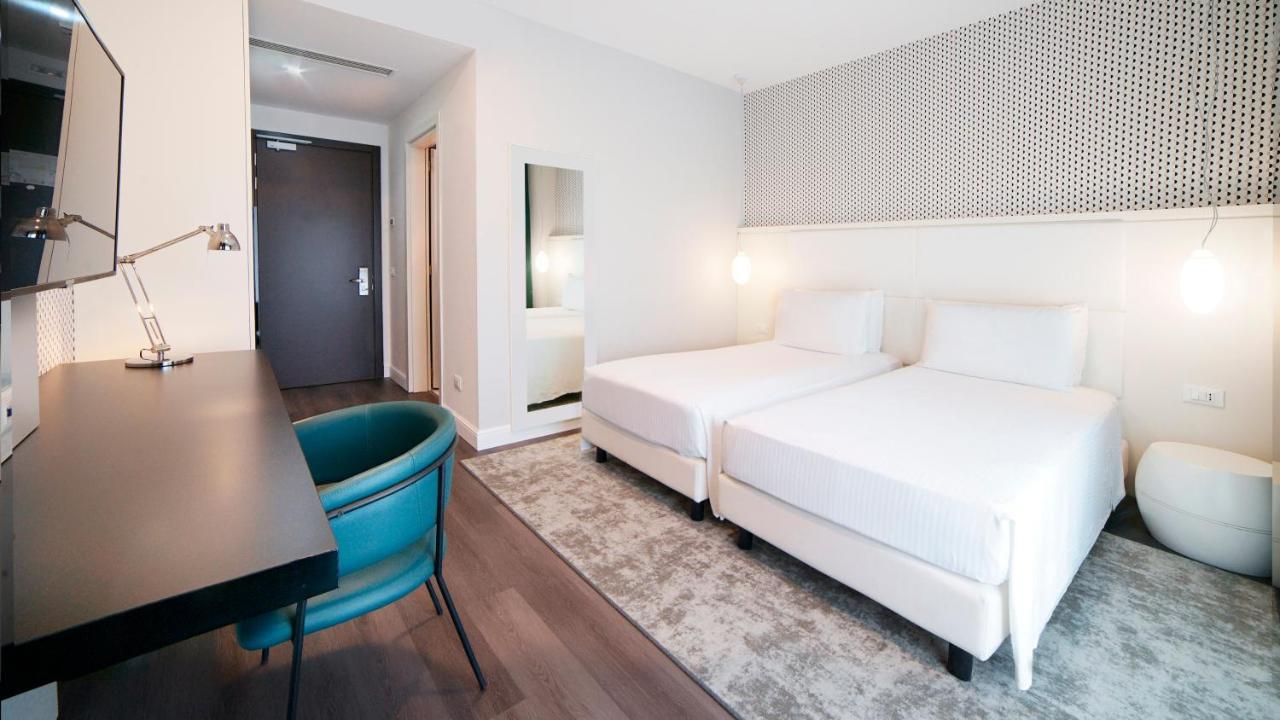 Holiday Inn Nola - Naples Vulcano Buono By Ihg Exterior photo